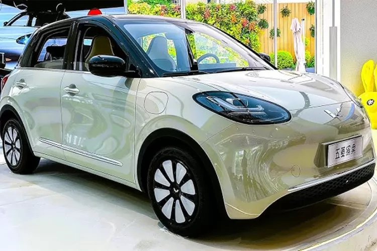 10 Mobil Listrik Terbaru 2025 dengan Teknologi Canggih